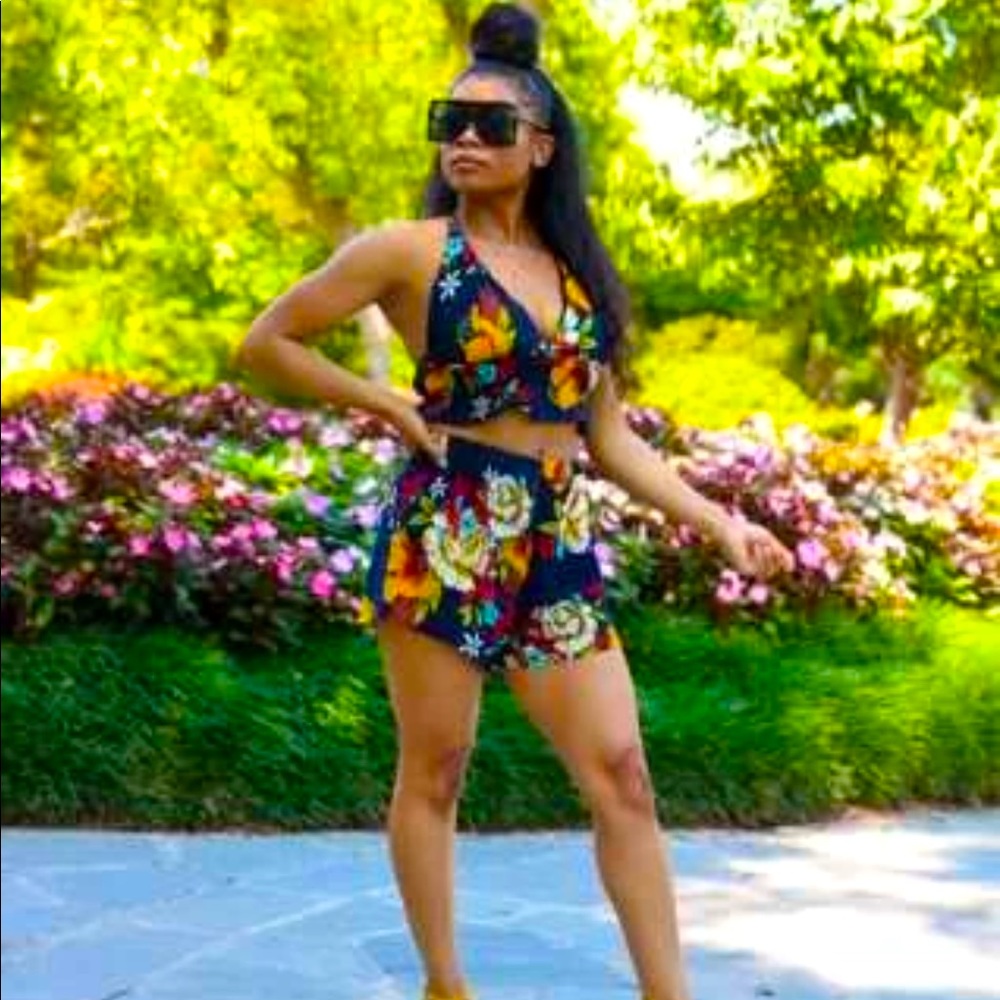 🏝Floral Print Halter & Shorts Set